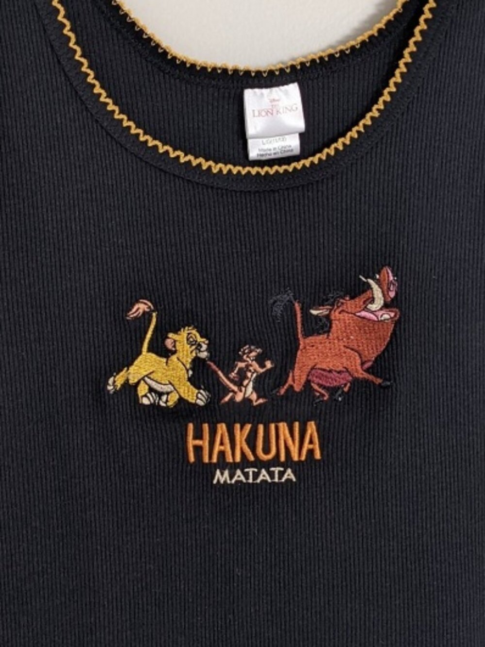 Disney Lion King Hakuna Matata Embroidered Black Ribbed Tank Crop Top - Picture 3 of 6